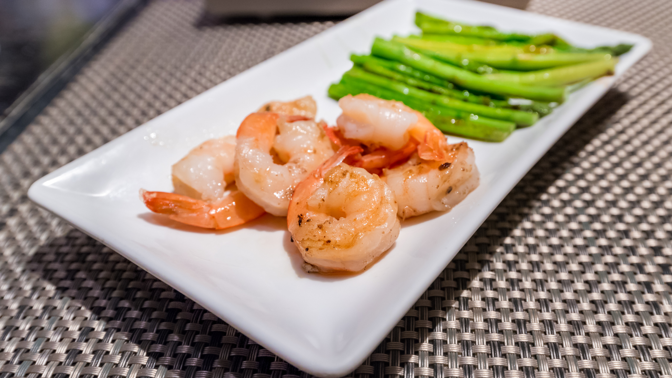 Prawns with Chickpeas and Seasoned Asparagus