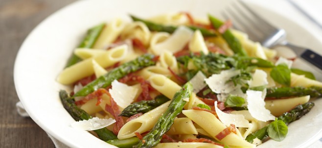 Salmon, Pasta and Asparagus Salad