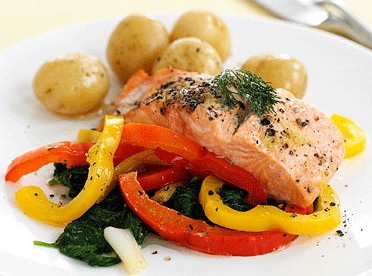 Baked Salmon with Leeks and Peppers