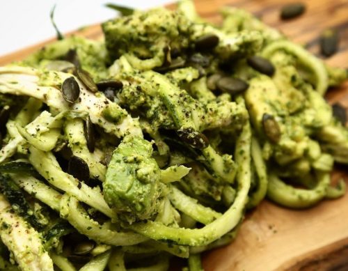 Courgetti with chicken and pesto